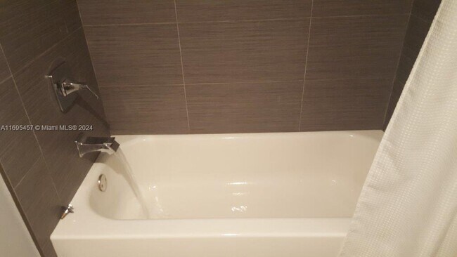 Building Photo - 2801 Florida Ave