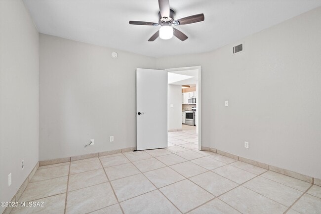 Building Photo - 3980 Roger Ln