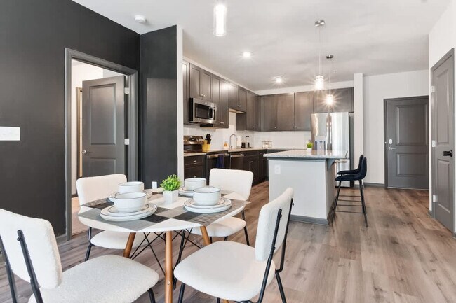 Building Photo - 1540 Dunn Rd