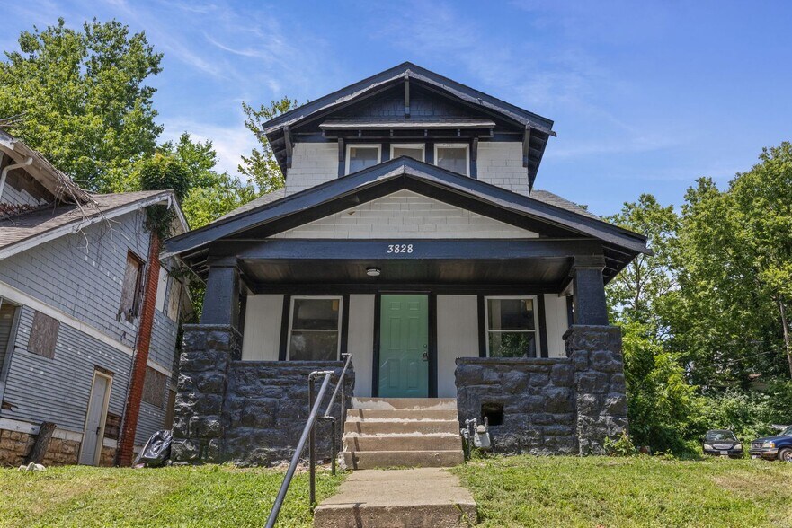 Building Photo - 3828 Chestnut Ave