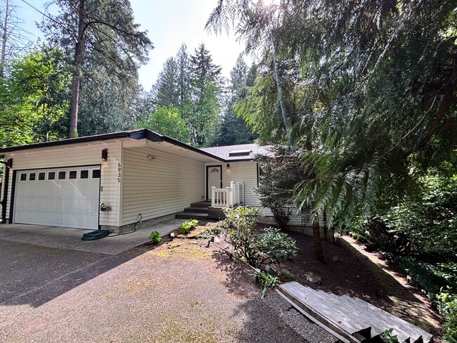 Building Photo - 6935 SE 122nd Ave