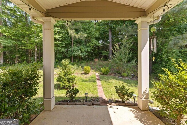 Building Photo - 240 Stillwood Dr