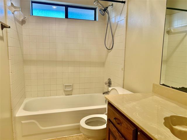 Building Photo - 1318 Mission St