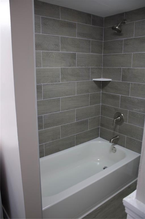 Building Photo - 709 Russell Ln