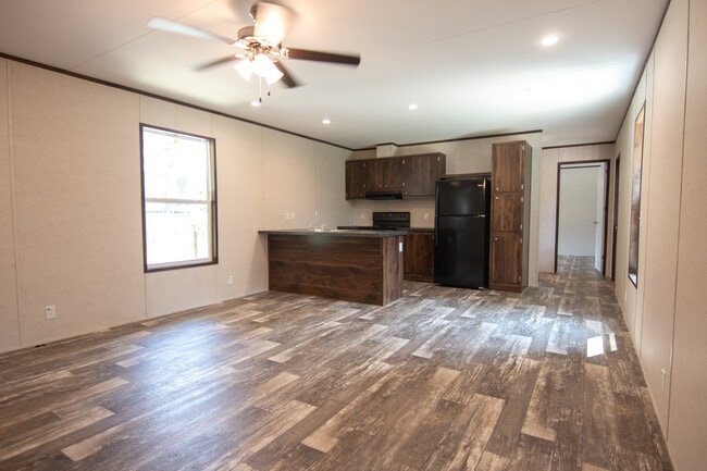 Building Photo - 10002 Sweetgum Ln