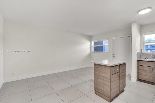 Building Photo - 6034 Arthur St