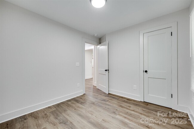 Building Photo - 3113 Monroe Way