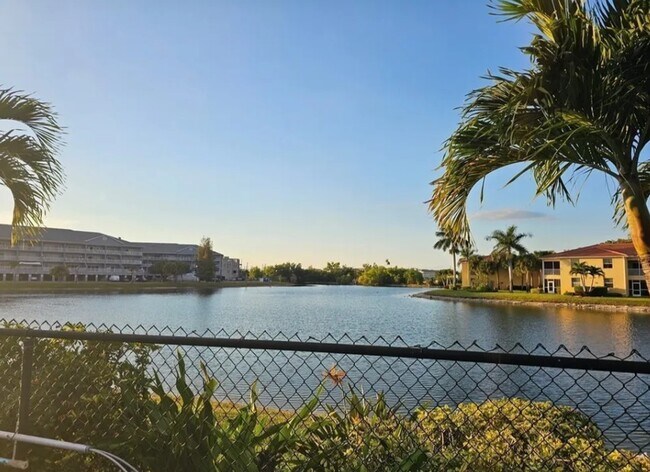 Building Photo - 4109 Bellasol Cir