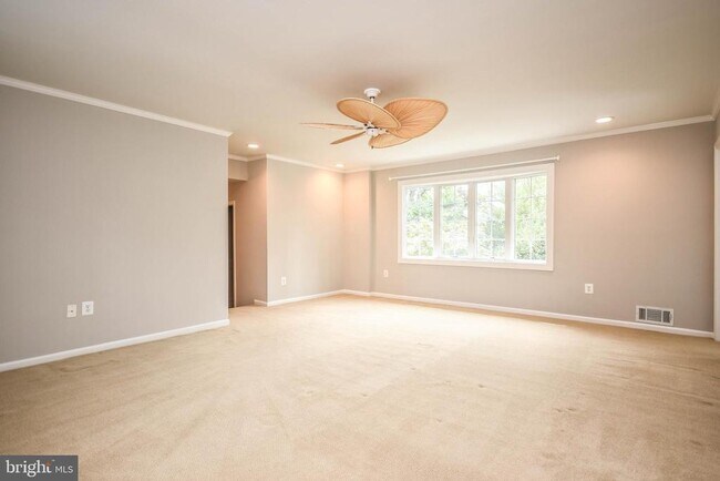 Building Photo - 1211 Vinita Ln