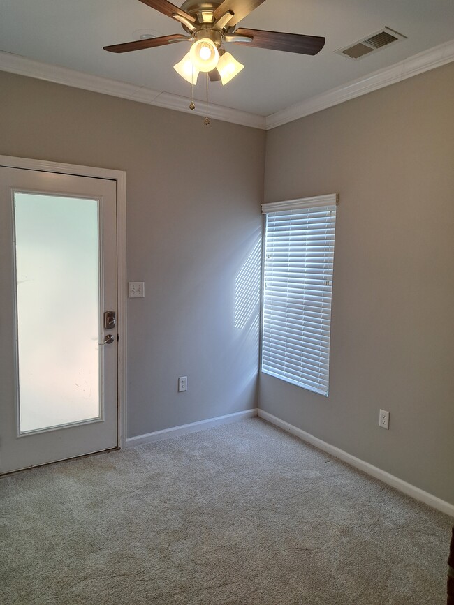 Building Photo - 265 Oxmoor Pl