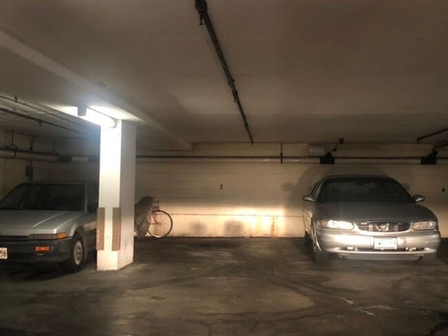 Building Photo - Charming 2 bed, 2 bath, with 1 secured covered parking stall and In-Unit Washer/Dryer. Available Now