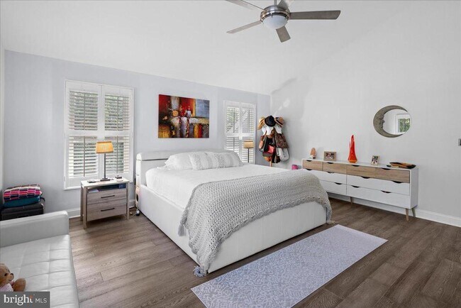 Building Photo - 9 Cromwell Ct