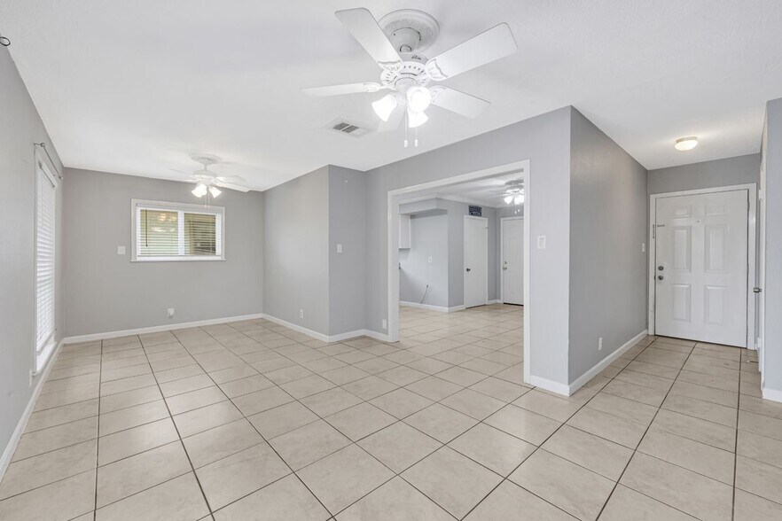 Building Photo - 3806 Kaplan Dr