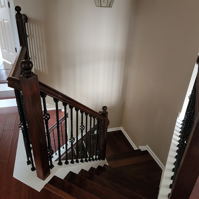 Building Photo - 807 Andora Way SW