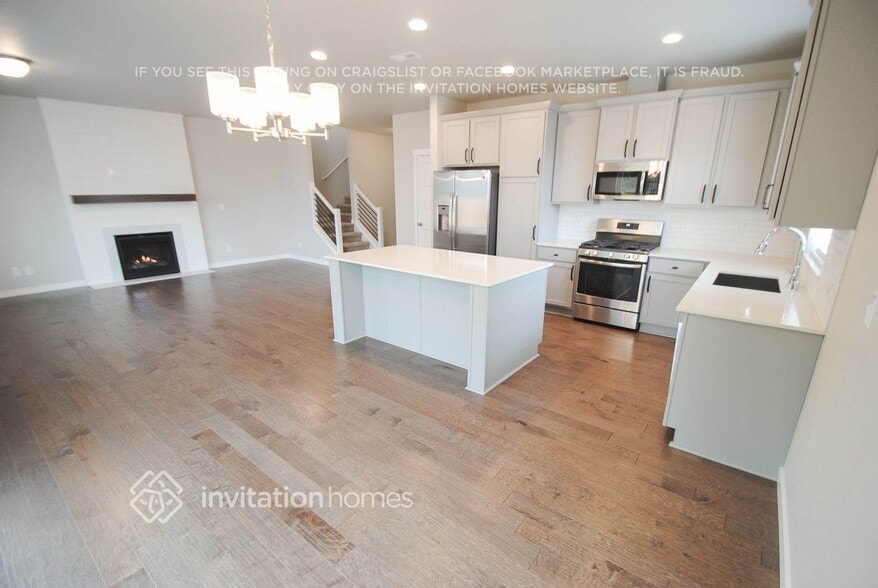 Building Photo - 6113 47th Pl NE