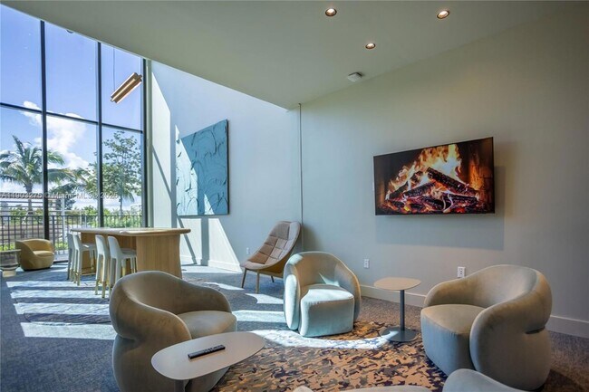 Building Photo - 580 72nd St