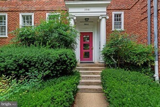 Building Photo - McLean Gardens 1,000 Sq Foot Loft Style Ap...