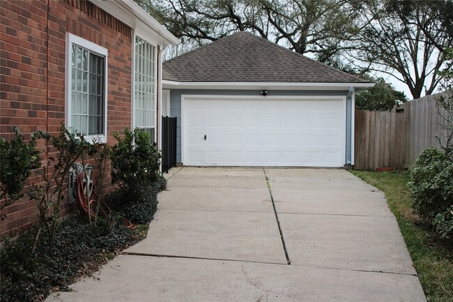 Building Photo - 1911 Hidden Cove Ct