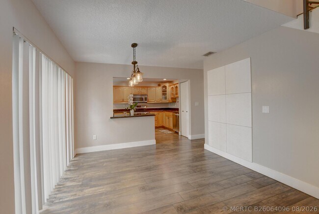 Building Photo - 6165 Belleza Ln