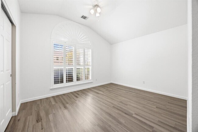 Building Photo - 1306 Lou Gehrig Ln