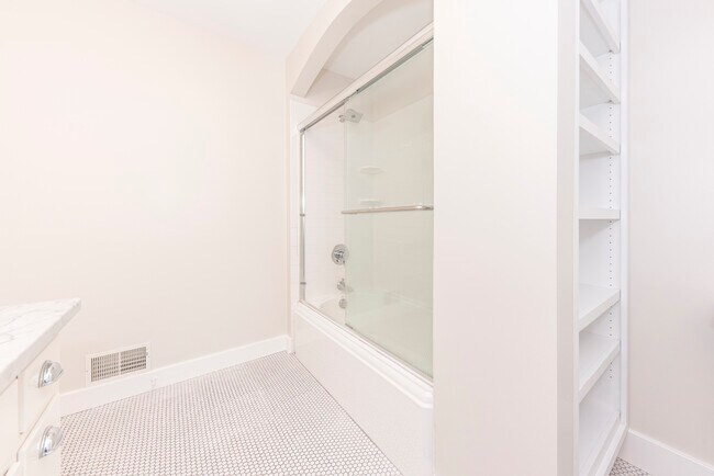 Building Photo - 1111 Olivia Ave