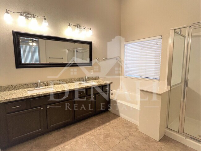 Building Photo - 1121 S Western Skies Dr