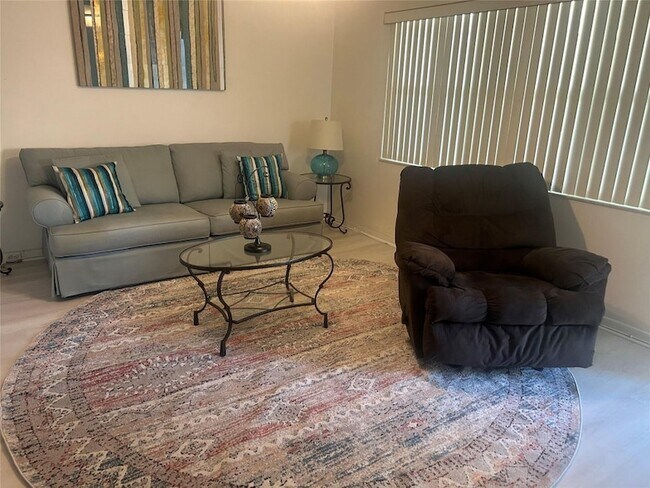 Building Photo - 1902 Bermuda Cir