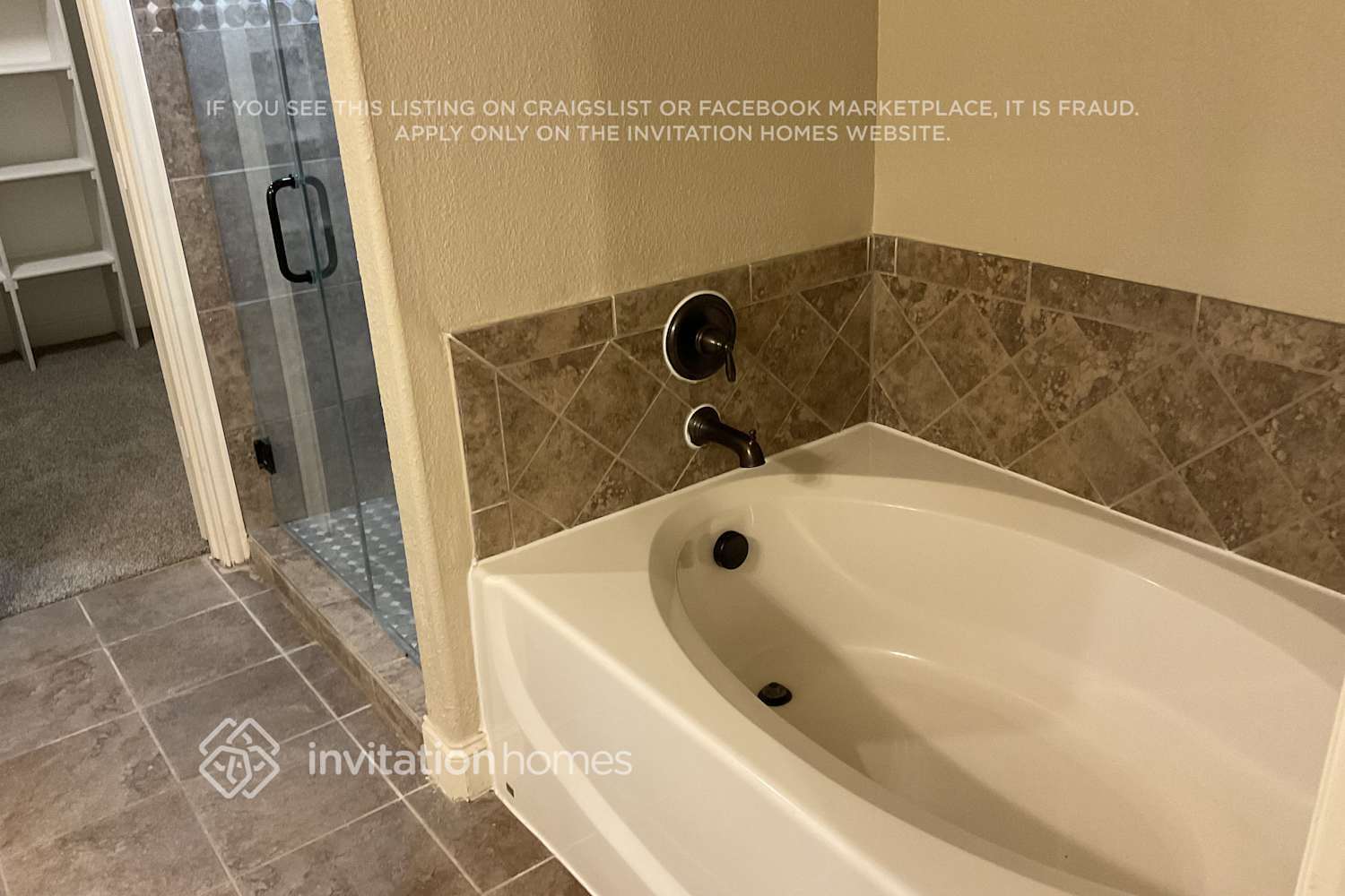 Building Photo - 2101 Colonial Dr