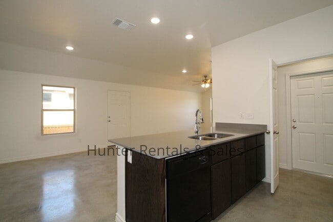 Building Photo - Modern Newer Duplex off Warrior's Path in Harker Heights
