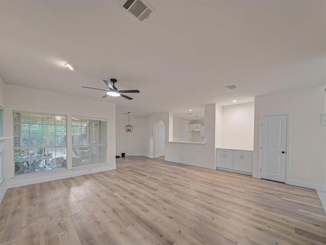 Building Photo - 3904 Evesham Dr