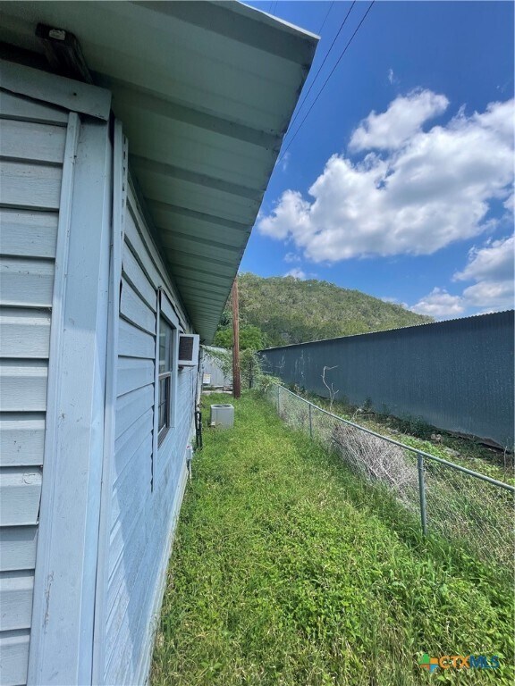 Building Photo - 1910 FM2673