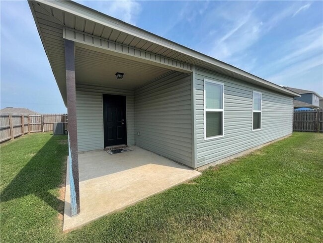 Building Photo - 1541 Scotland Dr