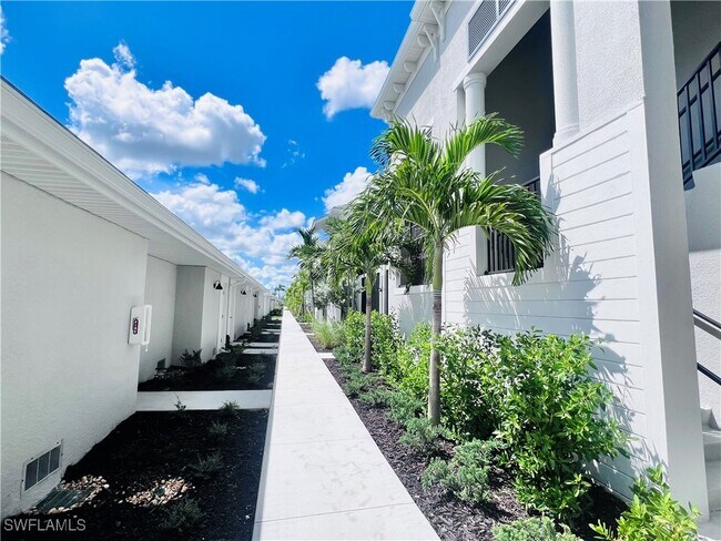 Building Photo - 14251 Heritage Landing Blvd