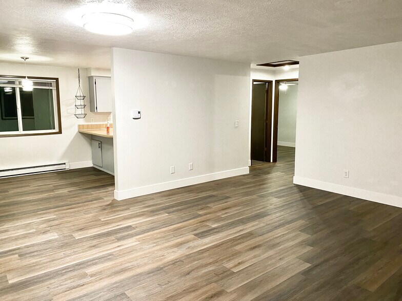 Building Photo - 3238 Lyon St SE