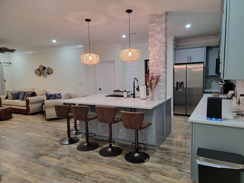 Building Photo - 4333 Bayside Village Dr