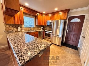 Building Photo - 2 Bedroom Furnished Condo in Incline w Carport (IM8)