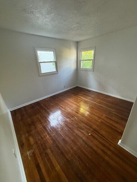 Building Photo - 806 Lonsvale Dr