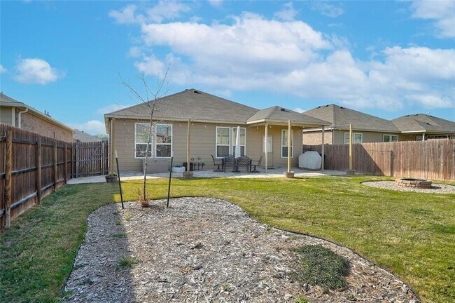 Building Photo - 645 Sierra Mar Lp