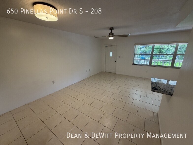 Building Photo - 1 Bed/1 Bath - Unit 208