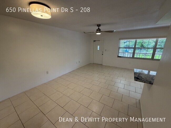 Building Photo - 650 Pinellas Point Dr S