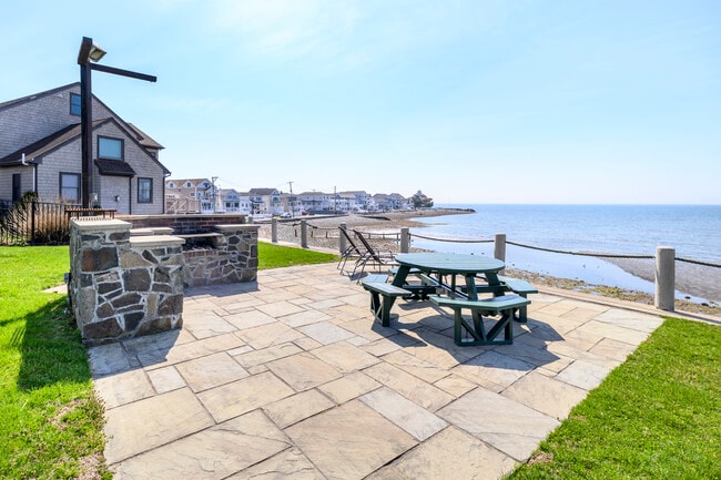 Building Photo - 185 Melba St