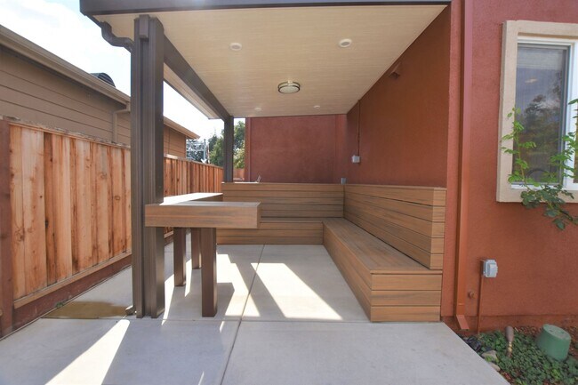 Building Photo - Gorgeous Home in Desirable Los Gatos: Four Bedrooms, Two and One-Half Bathrooms SFR