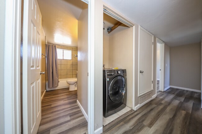 Building Photo - 3221 S Grady Ave