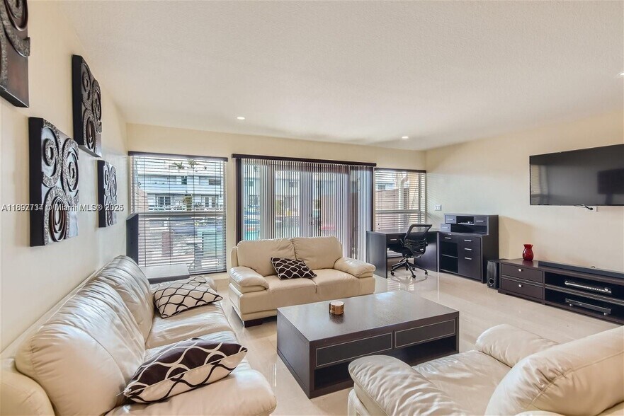 Building Photo - 3864 NE 167th St