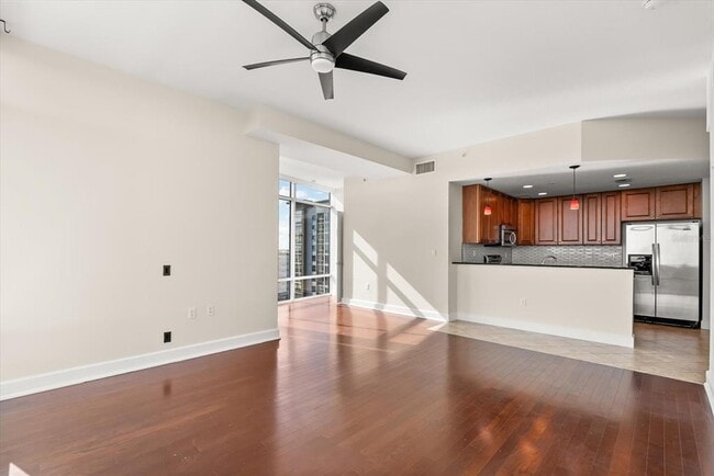 Building Photo - 101 S Eola Dr