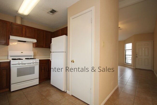 Building Photo - Too Cute!