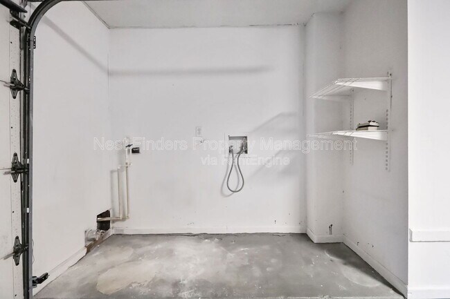 Building Photo - 10855 Mandarin Station Dr W