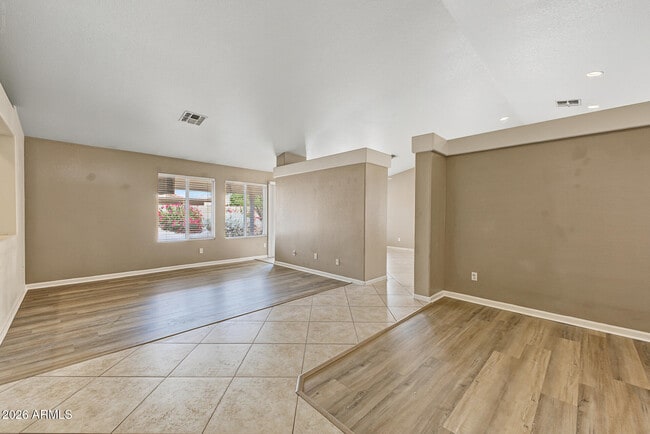 Building Photo - 4008 W Bloomfield Rd