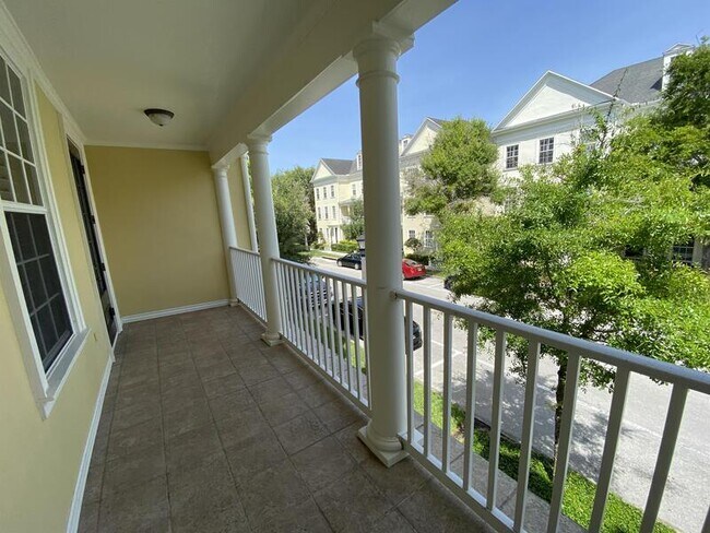 Building Photo - 4570 Virginia Dr
