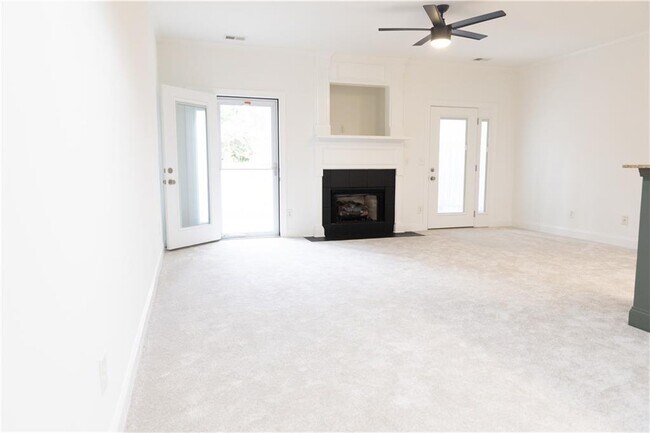 Building Photo - 90 Grove Park Ln